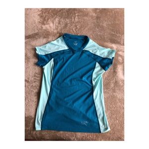 Arc'teryx v-neck blue performance tee